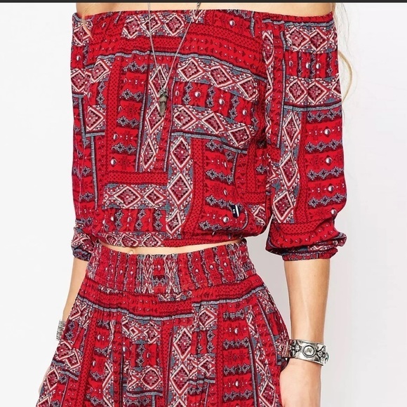 Hollister red hobo peasant cropped red print top Sz XS blouse - Picture 12 of 12